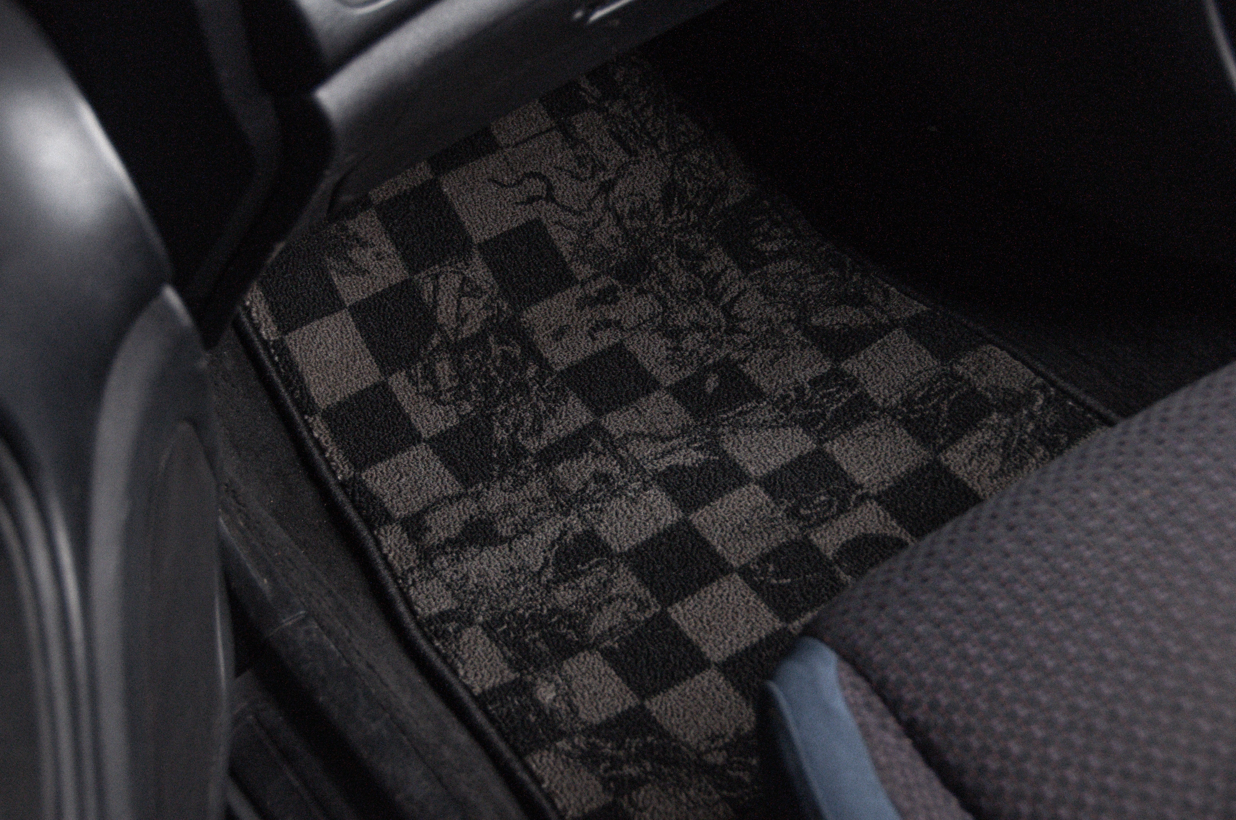Kami no Ichimatsu | Grey Checkered Floor Mat Set - Image 3